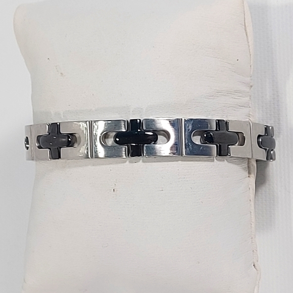 Stainless Steel Black Cross Inisex Link Bracelet - Picture 1 of 6